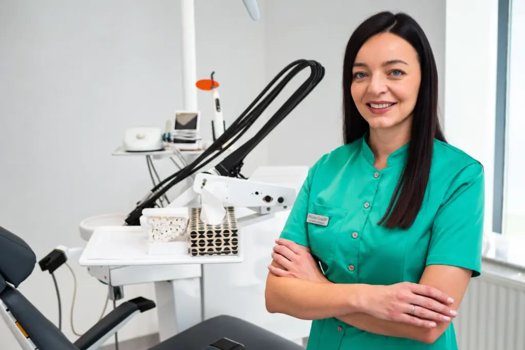 Dr Milana Grozdić, dentist.