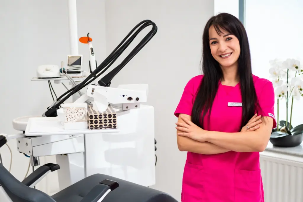 Dr Valentina Lalić, dentist.